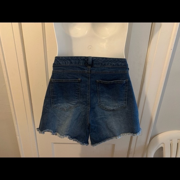 🟤 3/$25 Forever 21 Distressed Shorts Sz 14 - Picture 3 of 5